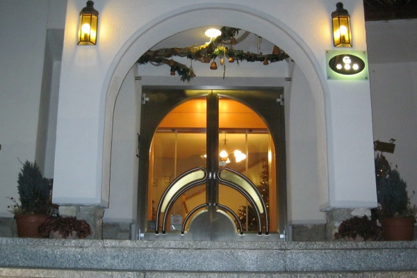Larch Hotel